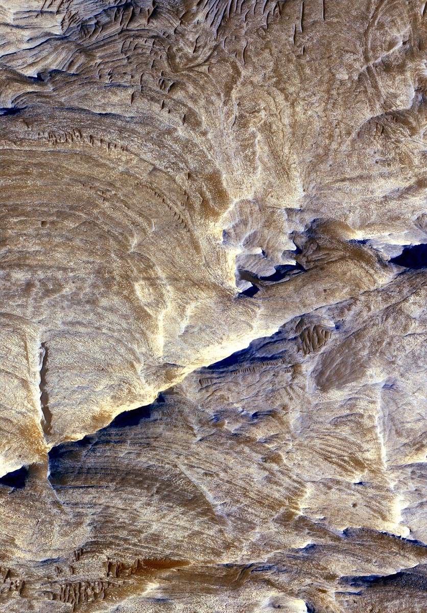 NASA Mars Orbiter Sees Effects Of Ancient Underground Fluids